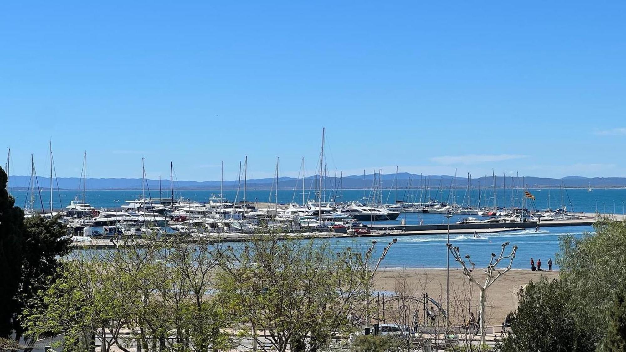 Apartamento Frente Al Mar Roses Exterior photo
