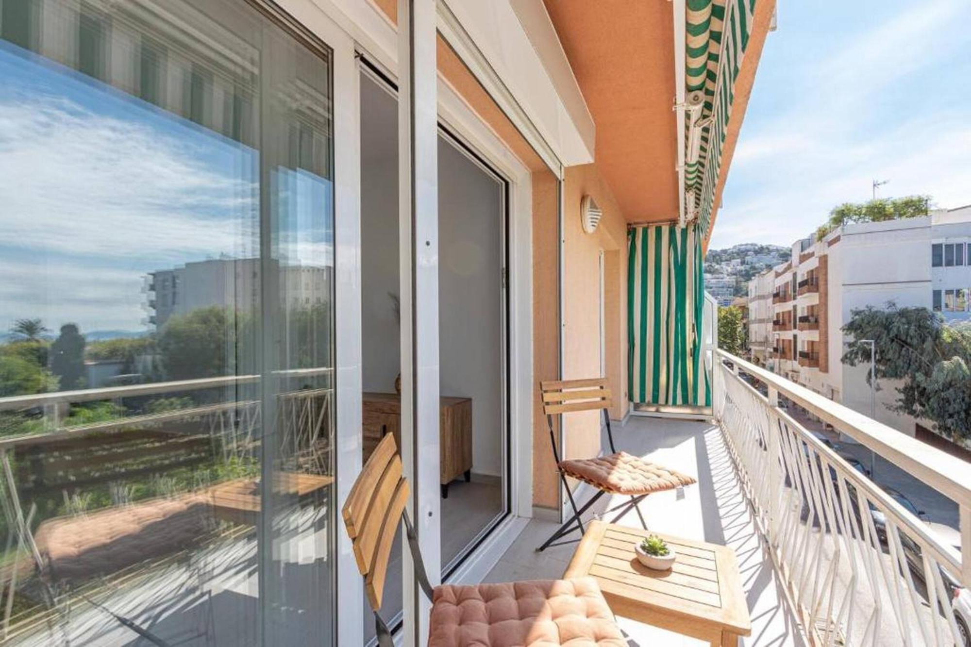 Apartamento Frente Al Mar Roses Exterior photo
