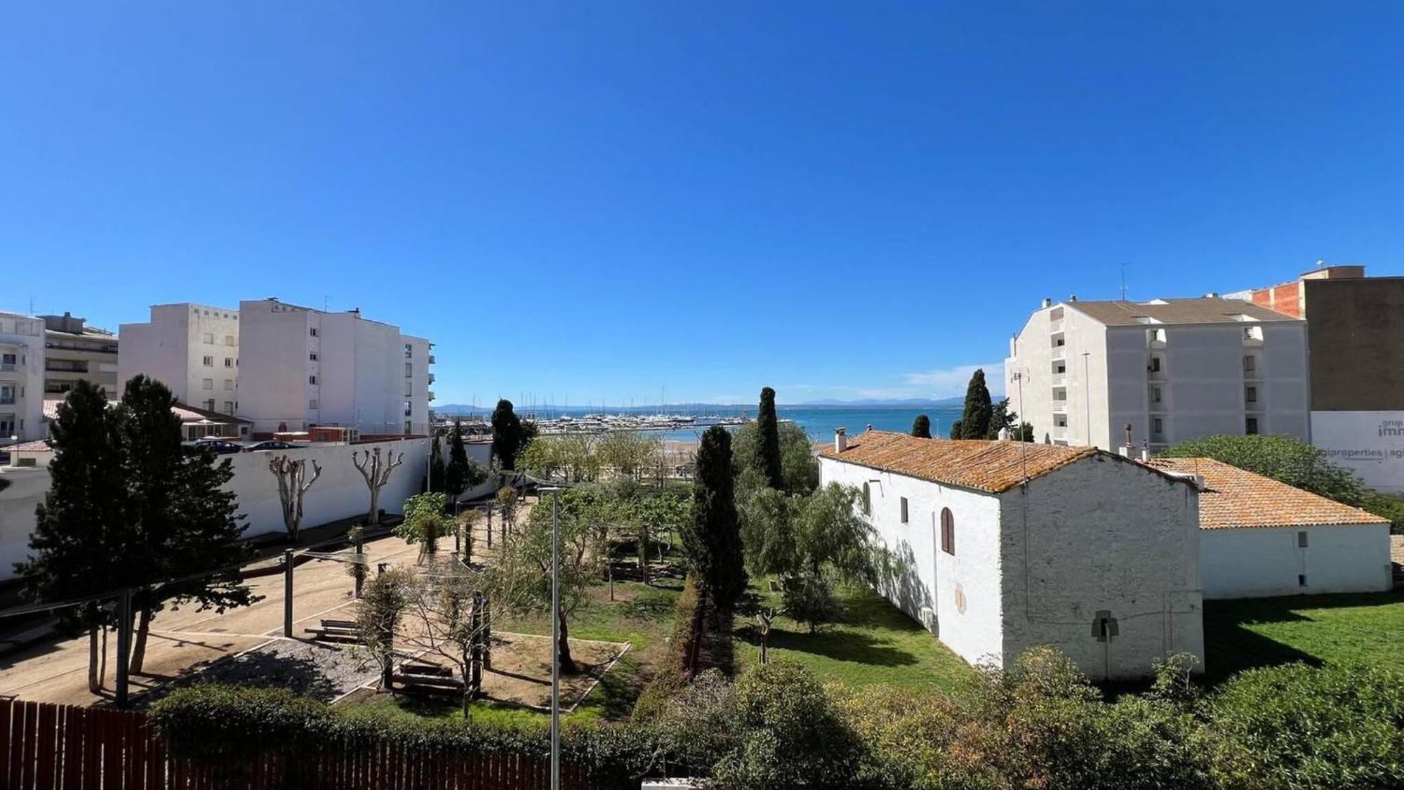 Apartamento Frente Al Mar Roses Exterior photo
