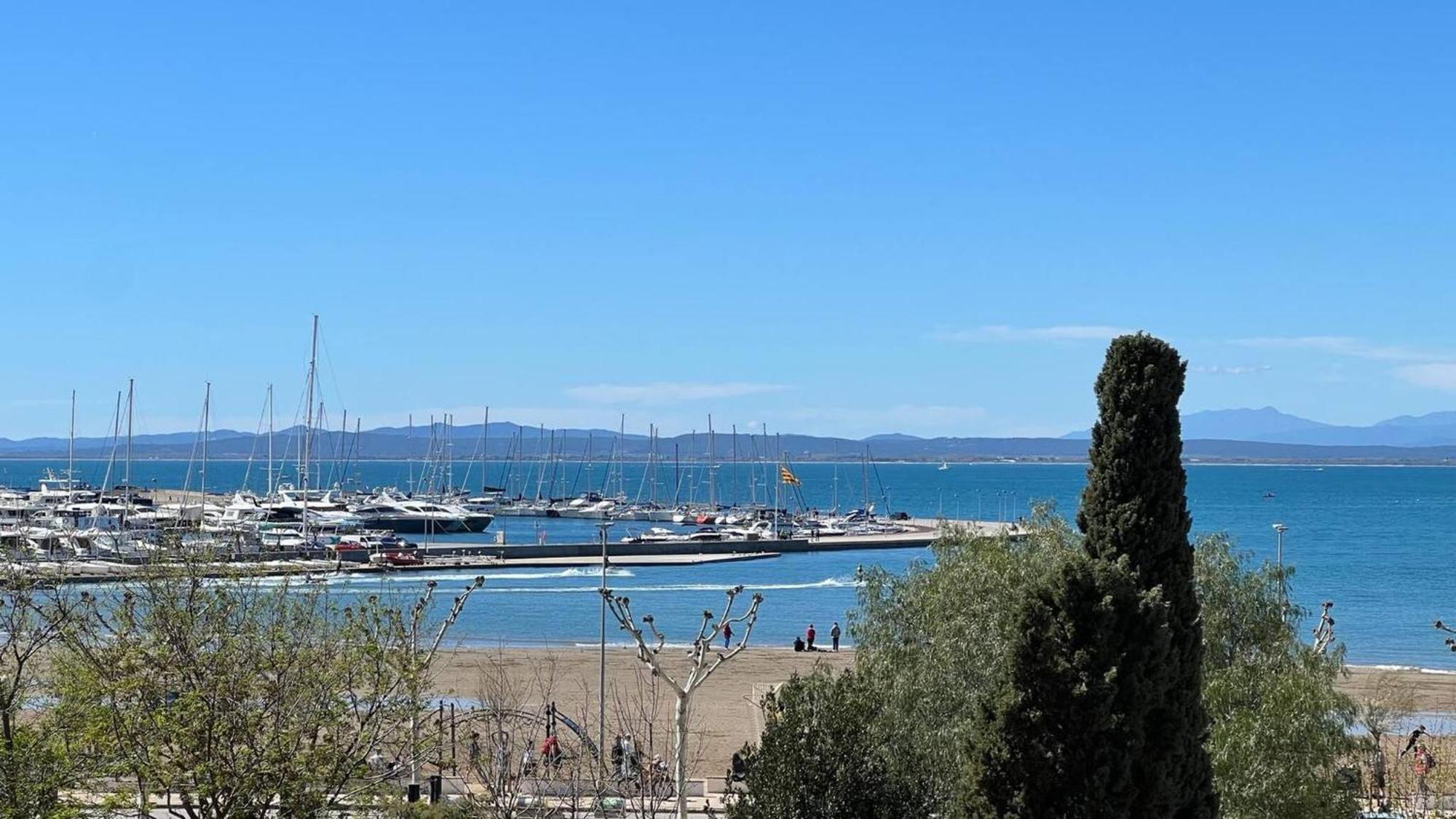 Apartamento Frente Al Mar Roses Exterior photo