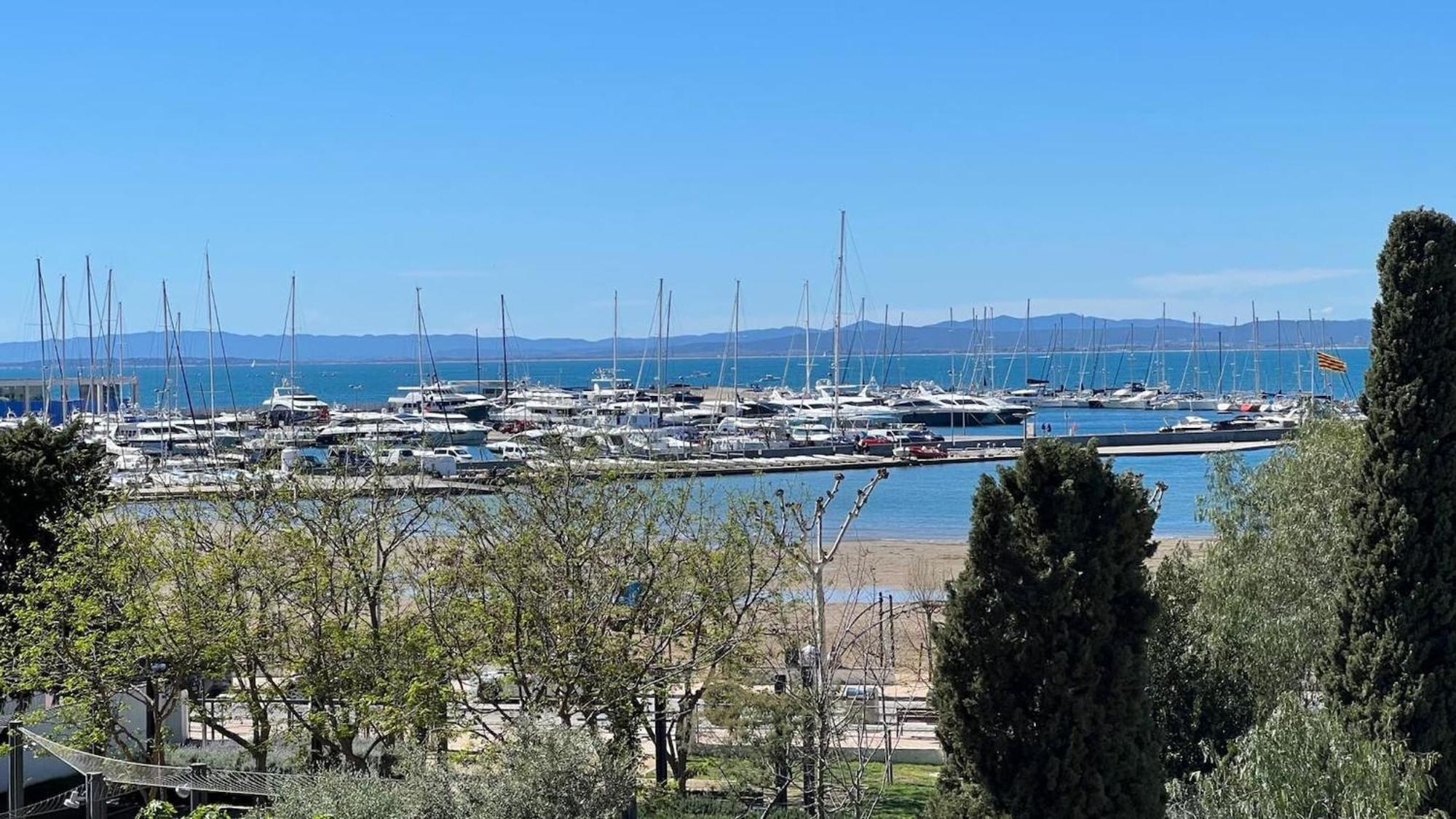 Apartamento Frente Al Mar Roses Exterior photo